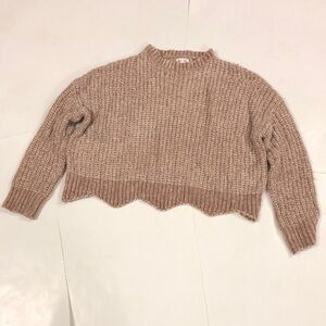 &merci L Sweater Tan Chenille Long sleeve cropped scallop hem Excellent Conditio